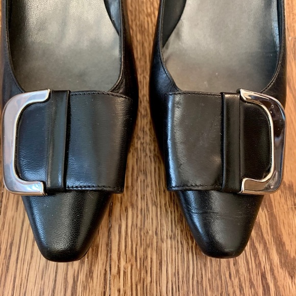 STUART WEITZMAN black heels. Classic style. - Picture 2 of 5